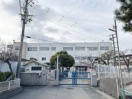 寝屋川市立北小学校 1117m
