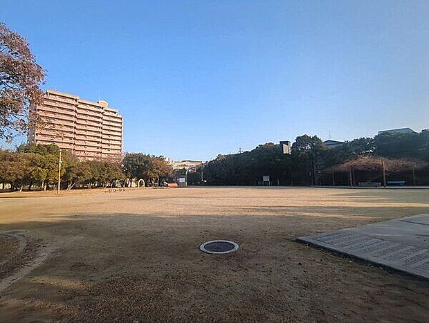 香里西公園(約582m)