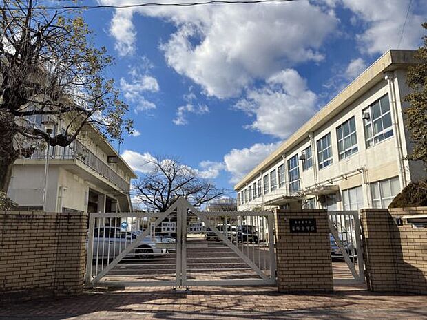 名古屋市立岩塚小学校(約981m)