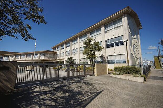 一宮市立北部中学校（約828m）