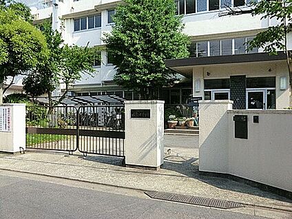 川崎市立田島中学校 734m