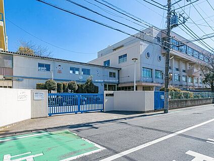 川口市立前川東小学校 884m