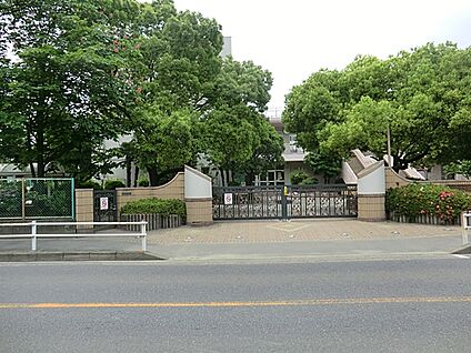 南浦和保育園 1279m