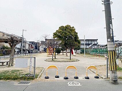 室町公園 536m