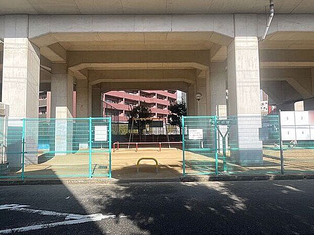 猪名川緑地(約556m)