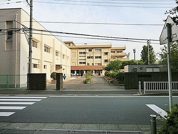 座間市立相模中学校（約1,242m）