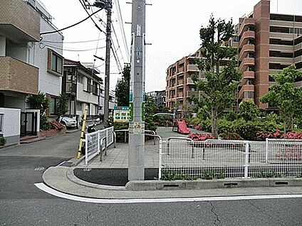 多摩川かつら公園 927m