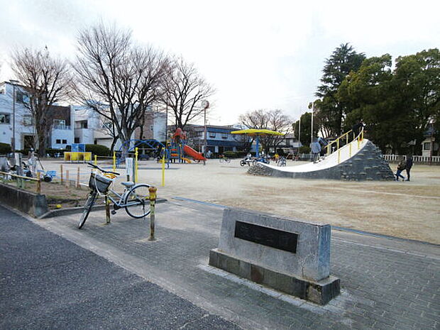 塩池公園(約815m)