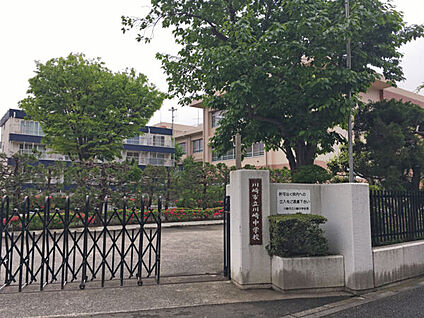 川崎市立川崎中学校 585m