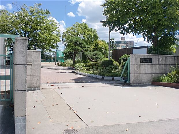 名古屋市立萩山中学校(約666m)
