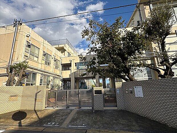 名古屋市立笠東小学校（約352m）
