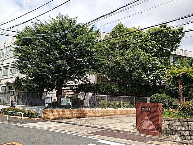 名古屋市立藤が丘小学校（約589m）