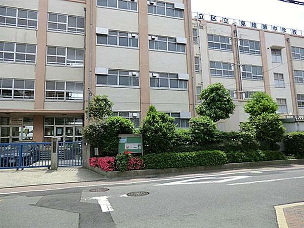 足立区立東綾瀬中学校（約294m）