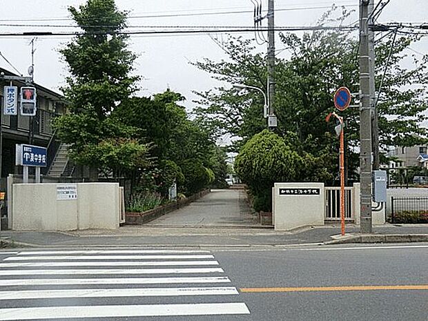 船橋市立湊中学校（約995m）
