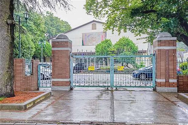 さいたま市立南浦和小学校(約391m)