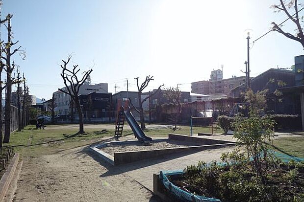 神功町公園（約860m）