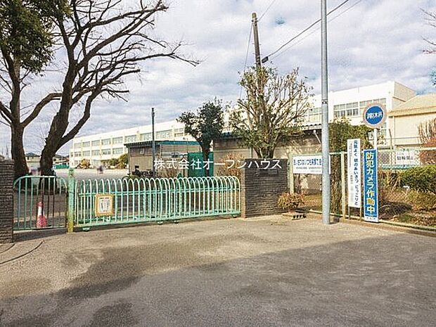 大和市立西鶴間小学校（約552m）