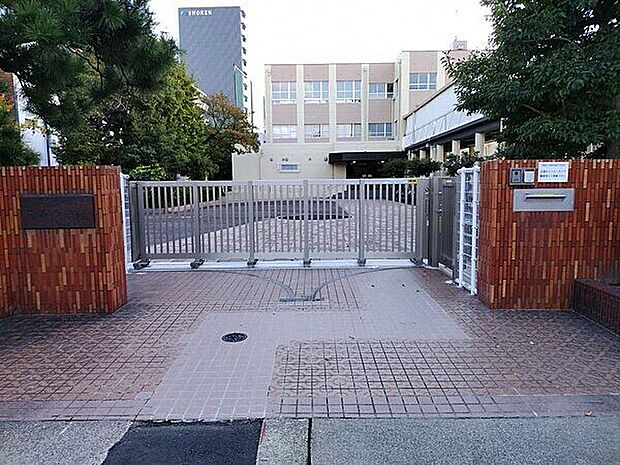名古屋市立黄金中学校（約532m）