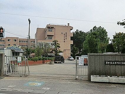 草加市立氷川小学校 334m