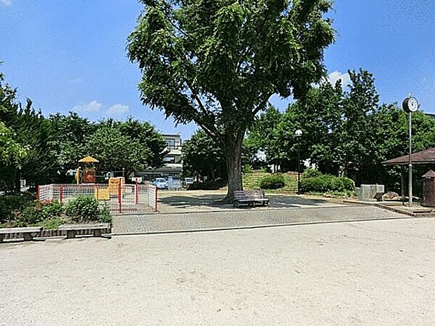 戸田市立戸田東小学校（約1,011m）