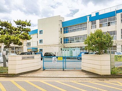 船橋市立高根台中学校 882m