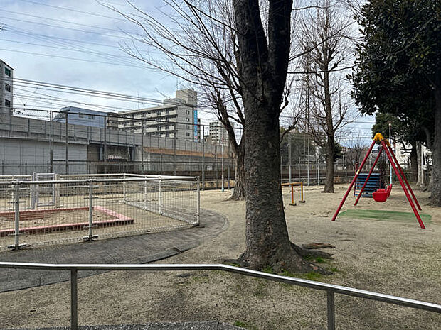 成育南公園(約650m)