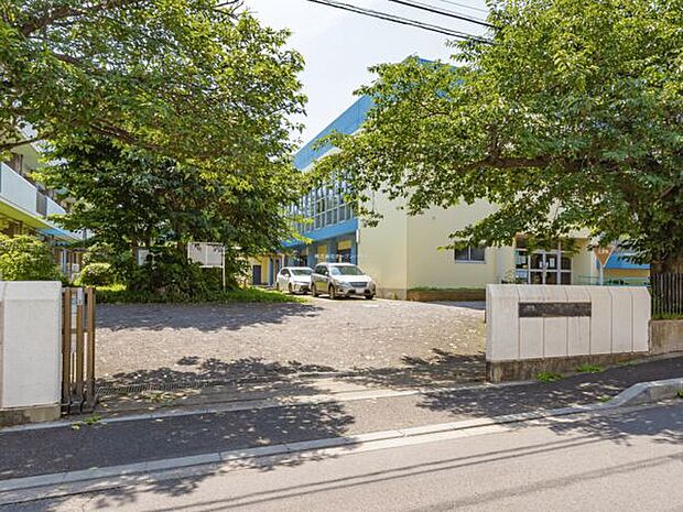 船橋市立咲が丘小学校(約562m)