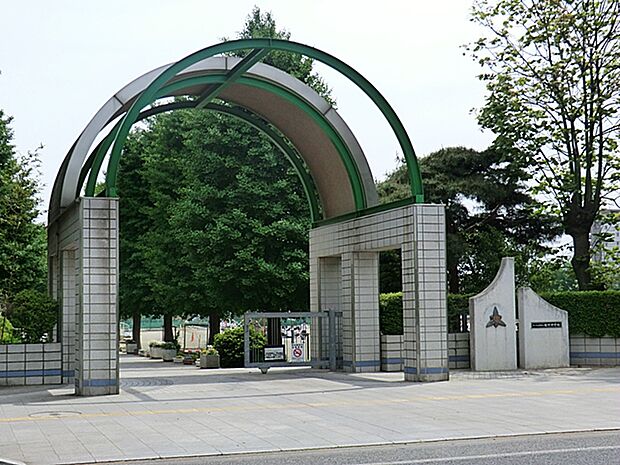 さいたま市立植竹中学校（約729m）