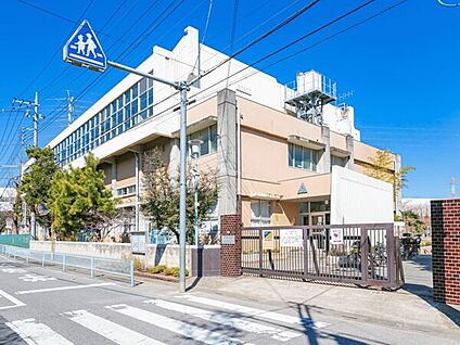 川口市立芝西小学校 362m