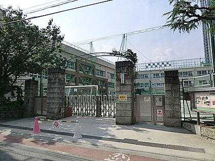 品川区立三木小学校 373m