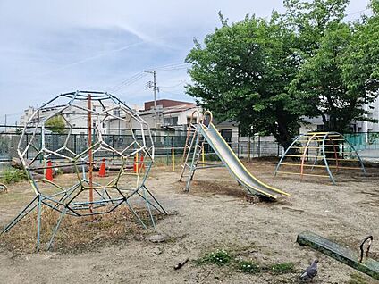 淡路西一町団児童遊園 939m