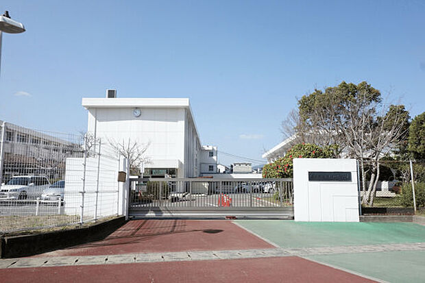 春日市立天神山小学校（約1,646m）