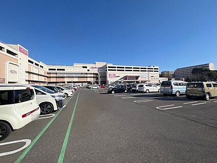 イオンモール船橋 825m