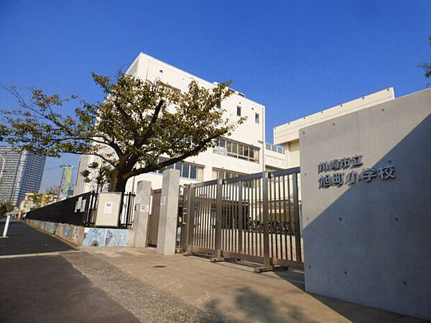 川崎市立旭町小学校(約494m)