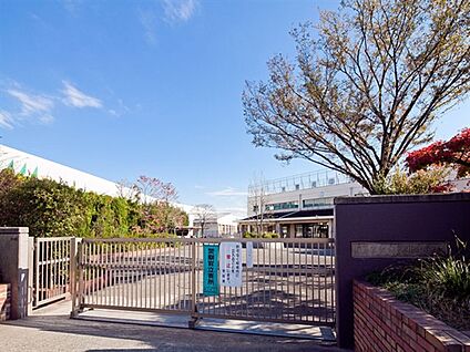 練馬区立大泉北中学校 639m