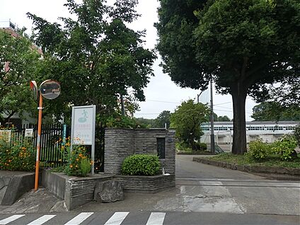 調布市立神代中学校 1059m