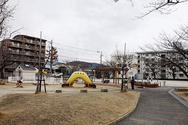春町公園(約928m)
