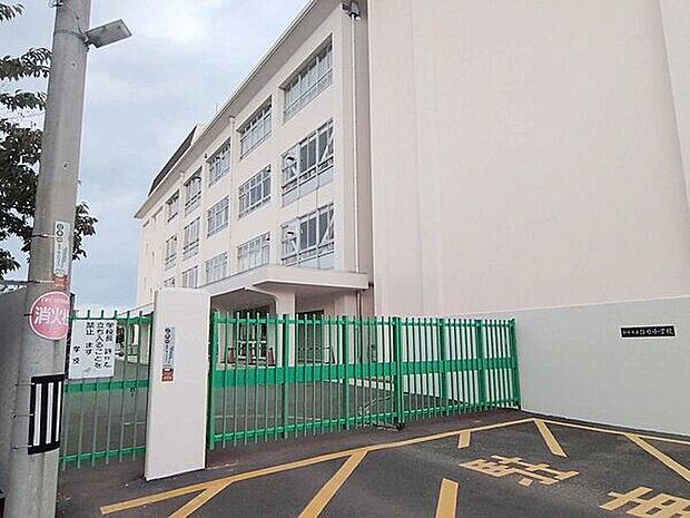 伊丹市立鈴原小学校(約578m)