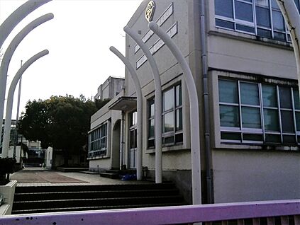 名古屋市立原中学校 602m