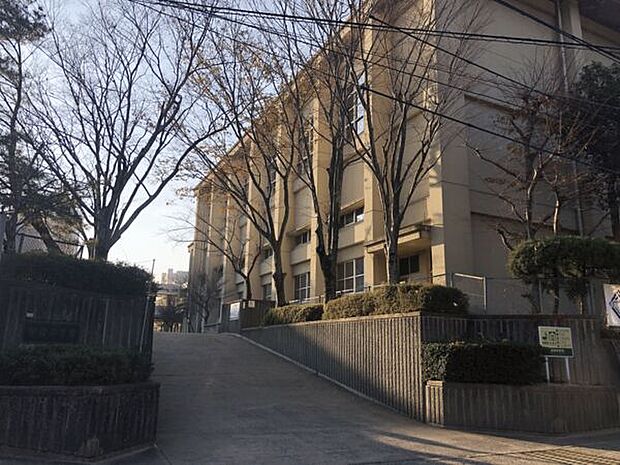大野城市立御陵中学校(約1,332m)