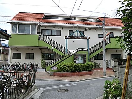専念寺幼稚園 696m
