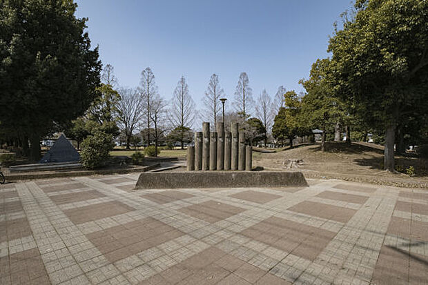 西藤中央公園（約1,057m）