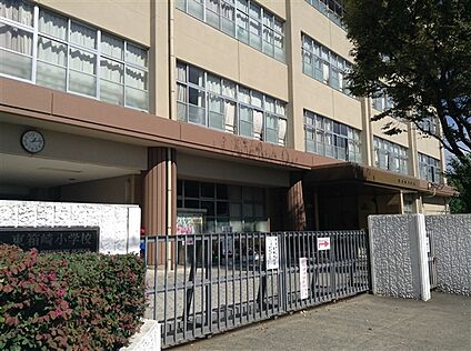 福岡市立箱崎小学校 420m