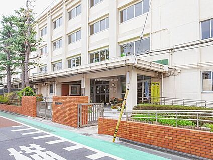 江戸川区立小岩第一中学校 462m