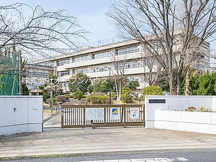 蕨市立第二中学校 1363m