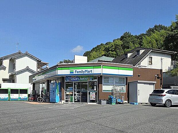 ファミリーマート名東貴船二丁目店（約1,320m）