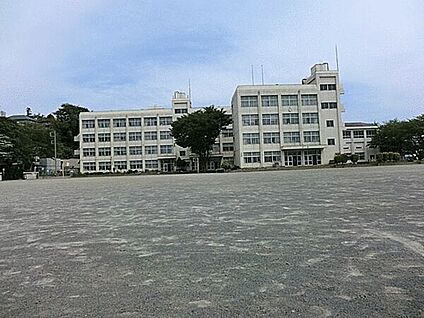 大和市立大和東小学校 697m
