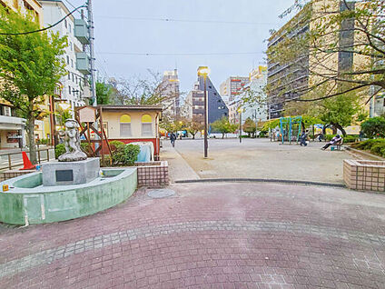 墨田区立錦糸堀公園 985m