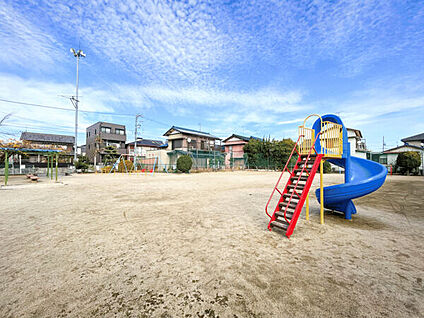 西市場住宅児童遊園 1103m