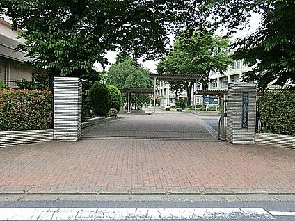 練馬区立練馬中学校 676m